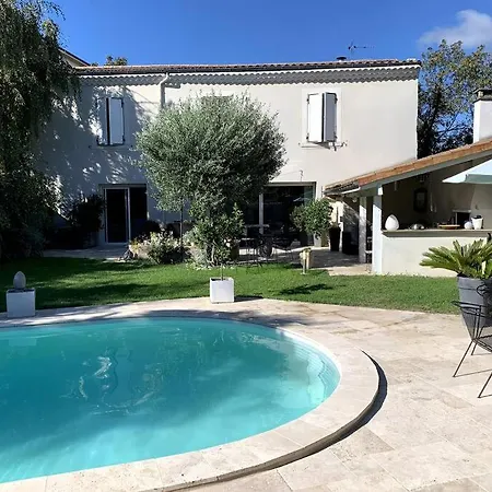 Holiday home Superbe Maison - Piscine - Proche Gare