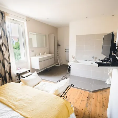 Holiday home Superbe Maison - Piscine - Proche Gare *