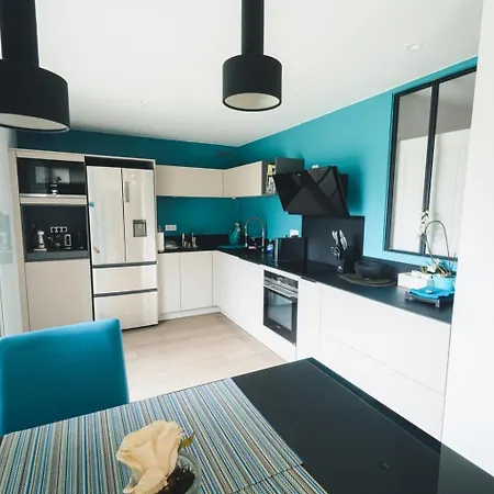 Holiday home Superbe Maison - Piscine - Proche Gare *